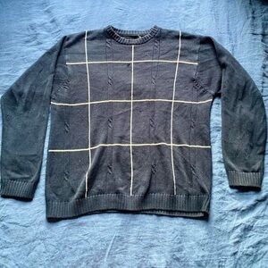 Vintage Men's Navy Blue Grid Sweater